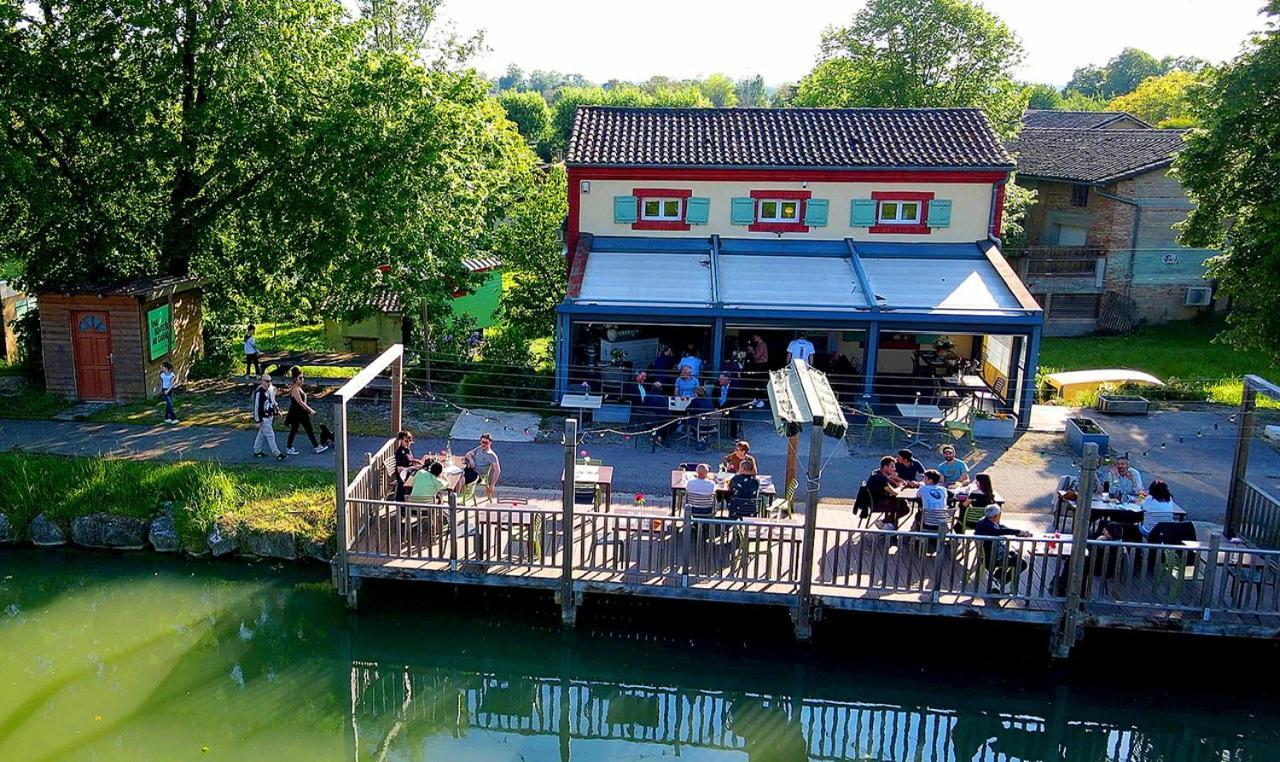 Une Bouteille Au Canal Dieupentale Kültér fotó